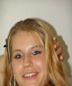 <p class='ppt-number'> 221 779 + PIN 019</p><p class='ppt-pricing-de'>1,99 Euro/Min.</p>