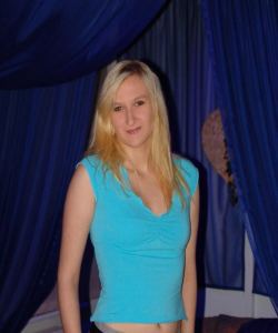 <p class='ppt-number'>0137 789 0808 016</p><p class='ppt-pricing-de'>1 €/Anruf MoFu Tarif abweichend</p>